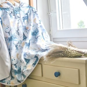 poncho-cocooning-adulte-adolescent-avec-capuche-hiver-automne-froid-chaud-cadeau-creation-artisanale-fait-main-francais