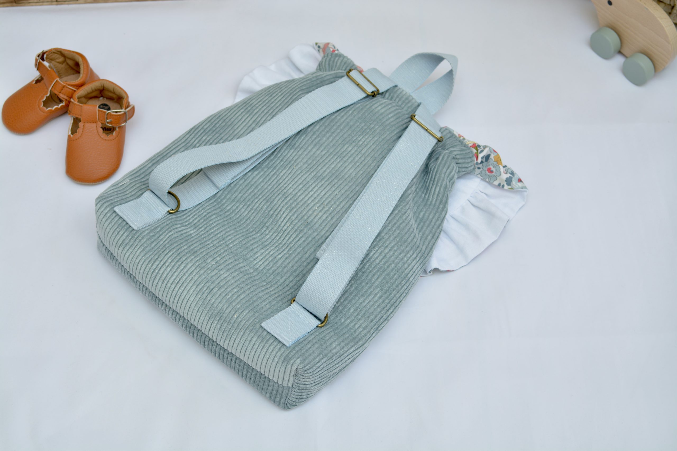 sac-a-dos-molletonne-maternelle-ecole-creche-doudou-personnalisable-creation-artisanale-fait-main-francais