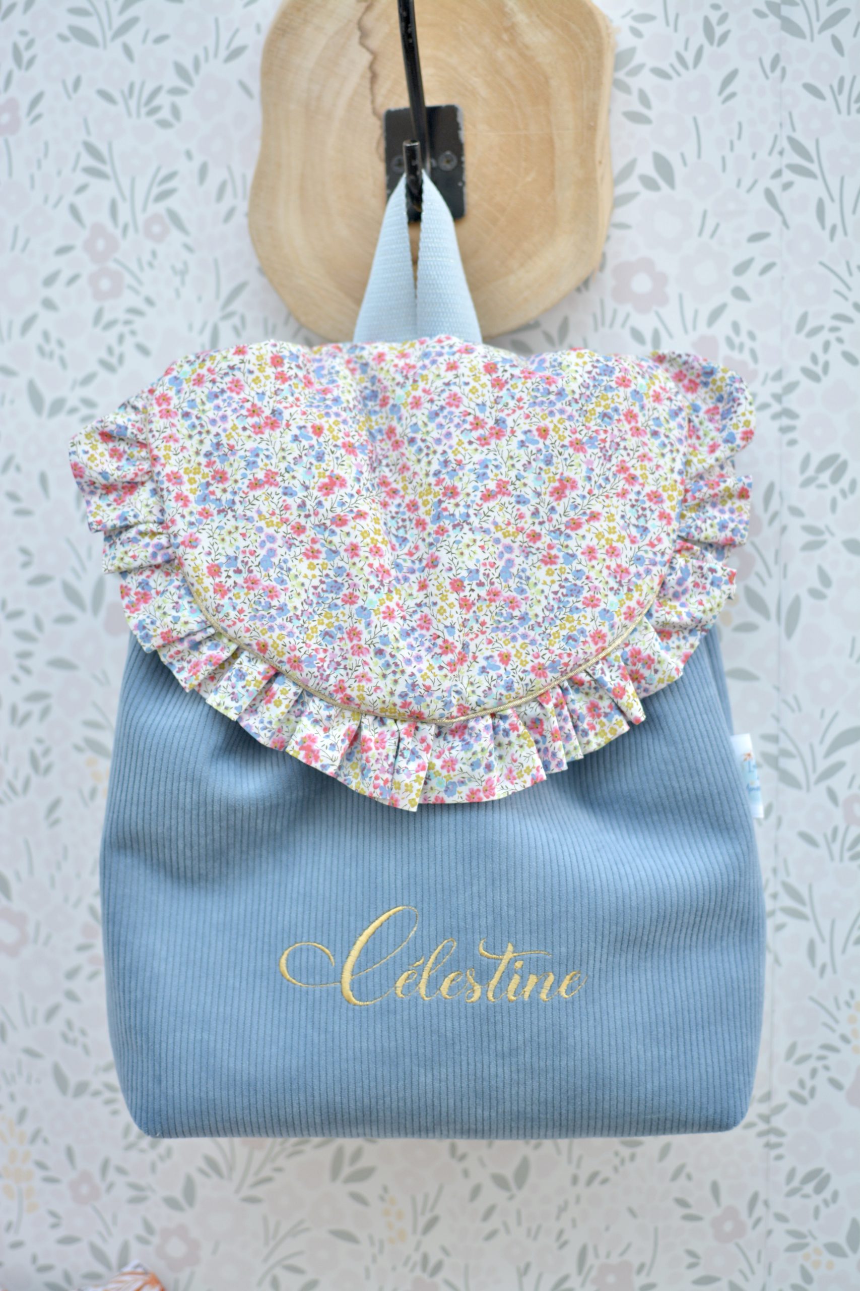 sac-a-dos-enfant-personnalise-froufrous-volants-velours-liberty-creation-artisanale-fait-main-haute-qualite-ecole-maternelle-creche-artisanat