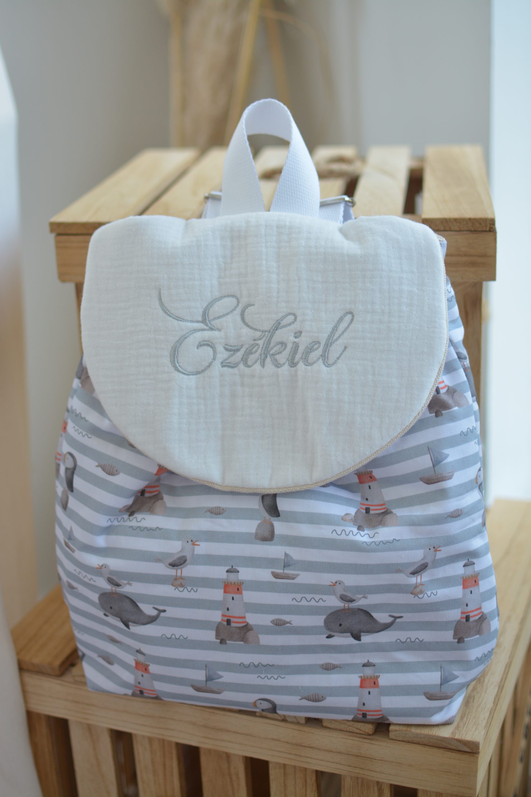 sac-a-dos-molletonne-personnalisable-artisanat-cadeau-anniversaire-naissance-marin