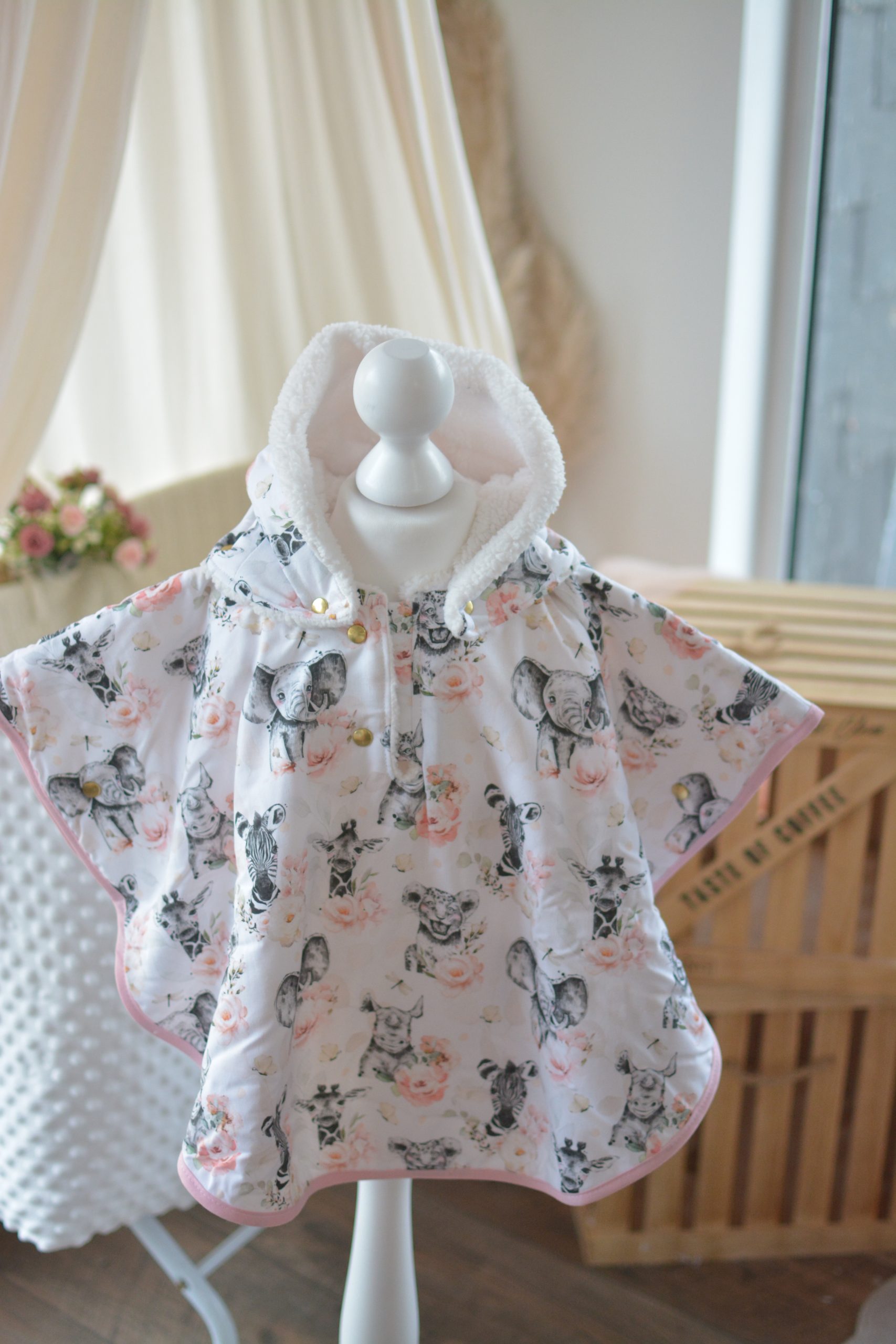 Poncho imperméable évolutif 12-36 mois Safari rose doudou – Image 2