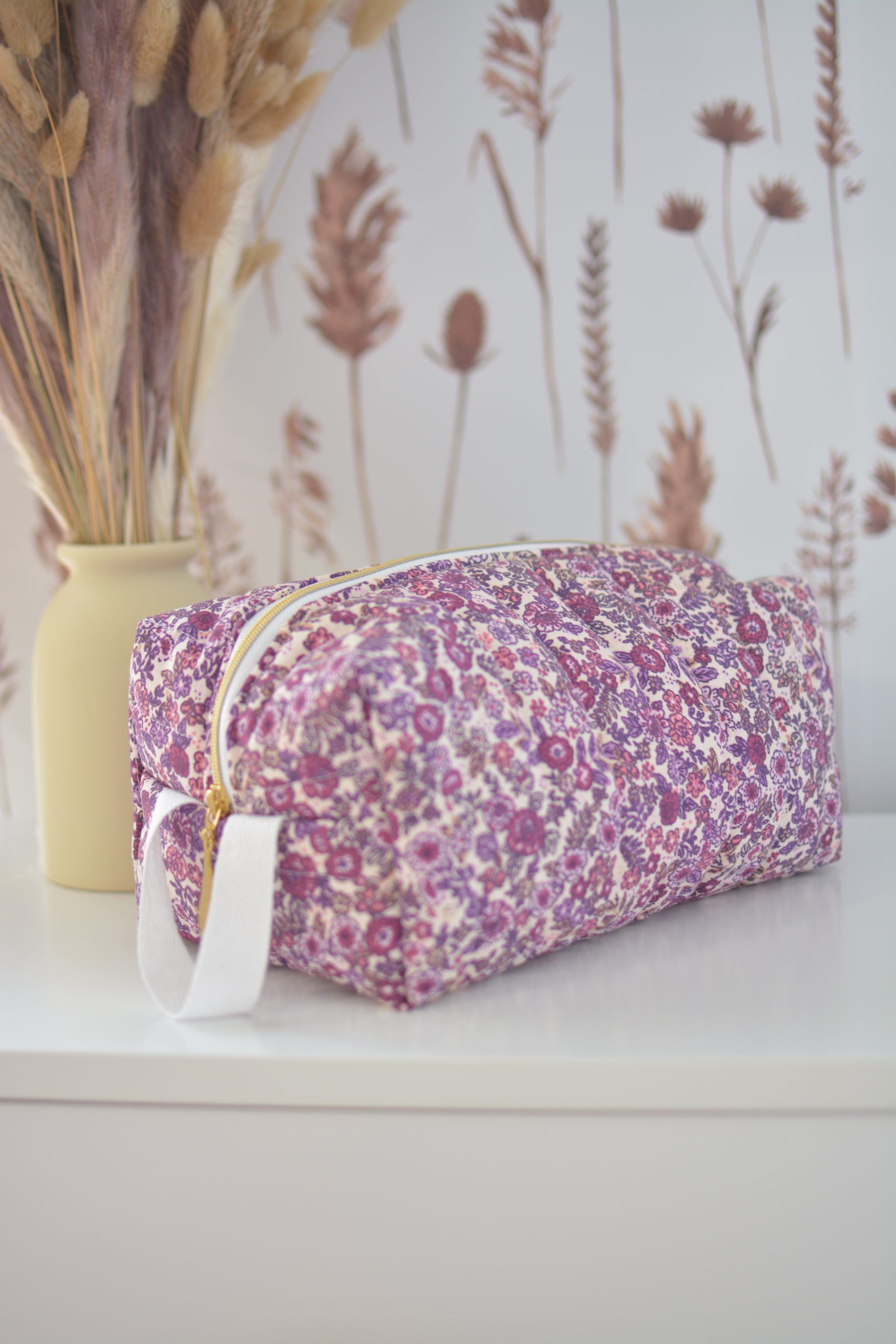 Trousse de toilette matelassée Louise Fleurs violettes