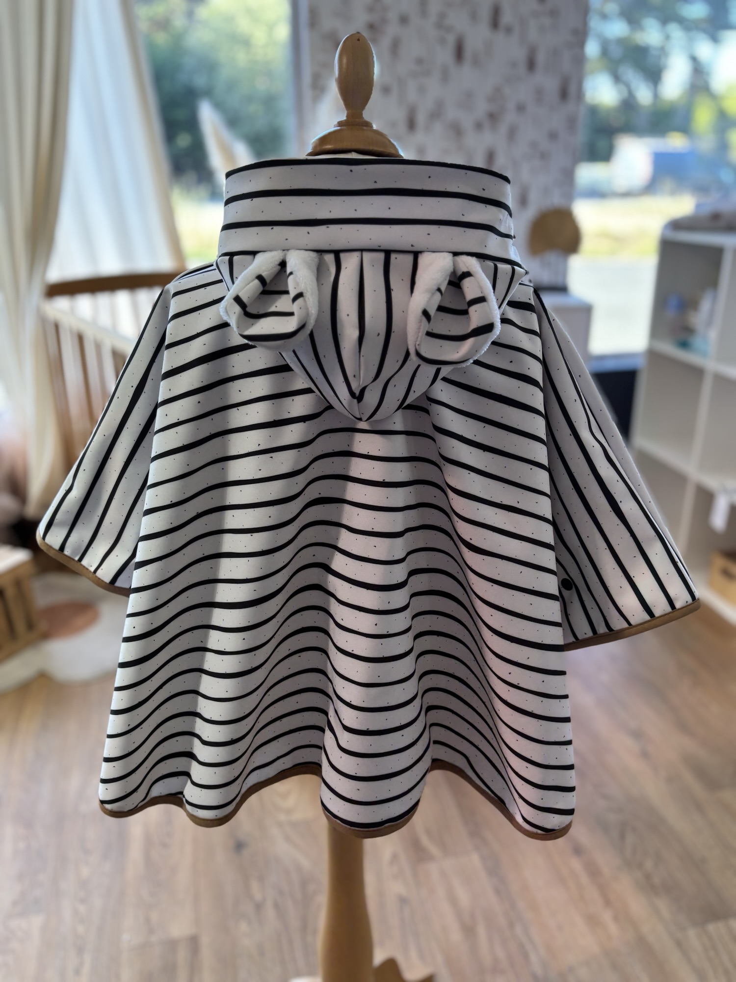Poncho IMPERMEABLE Ultra évolutif 0-8 ans 4-en-1 Marinière écru doudou ourson – Image 2