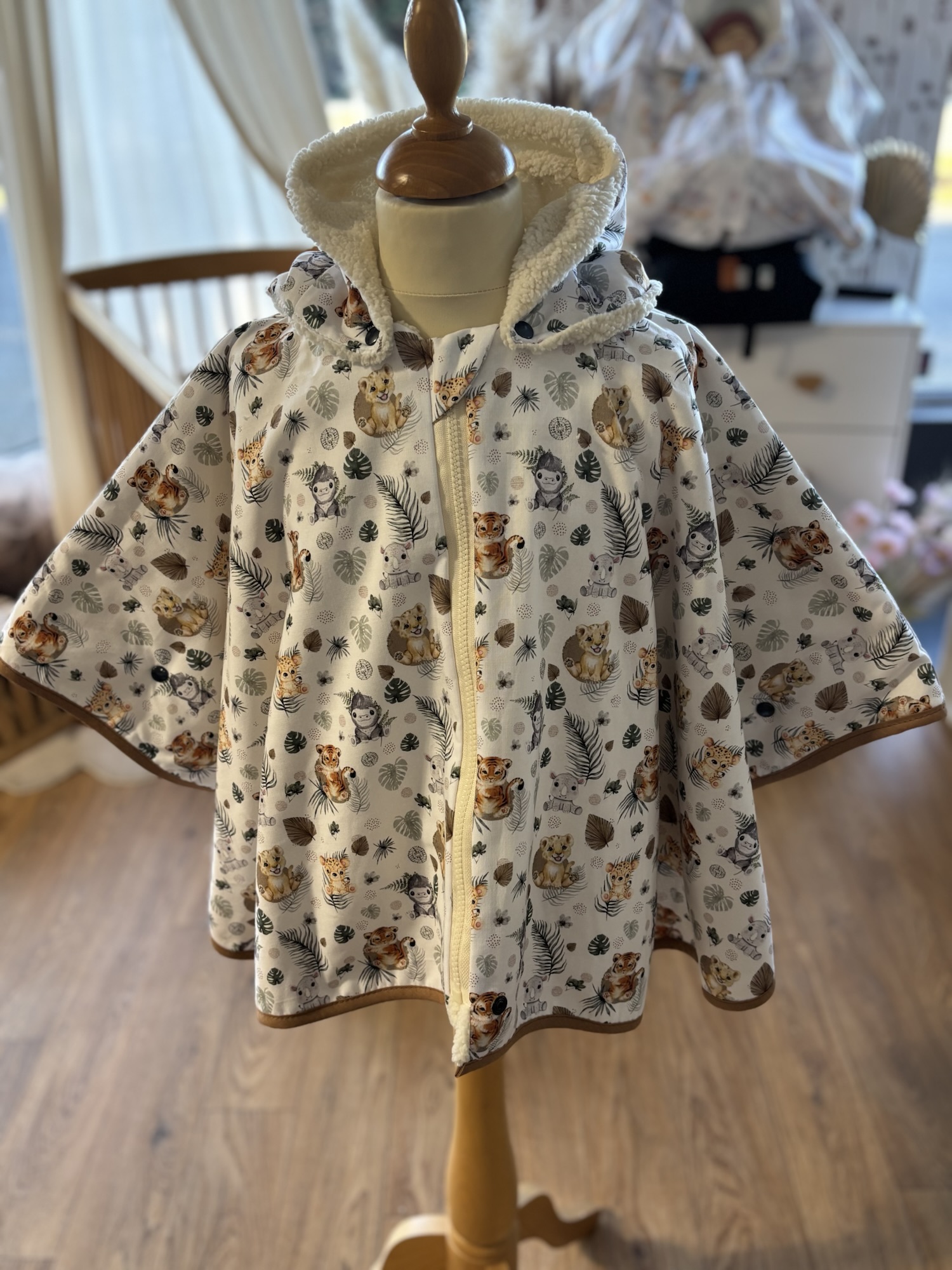 Poncho coton Ultra évolutif 0-8 ans 4-en-1 L'éveil de la jungle 1 sherpa oreilles renard – Image 2