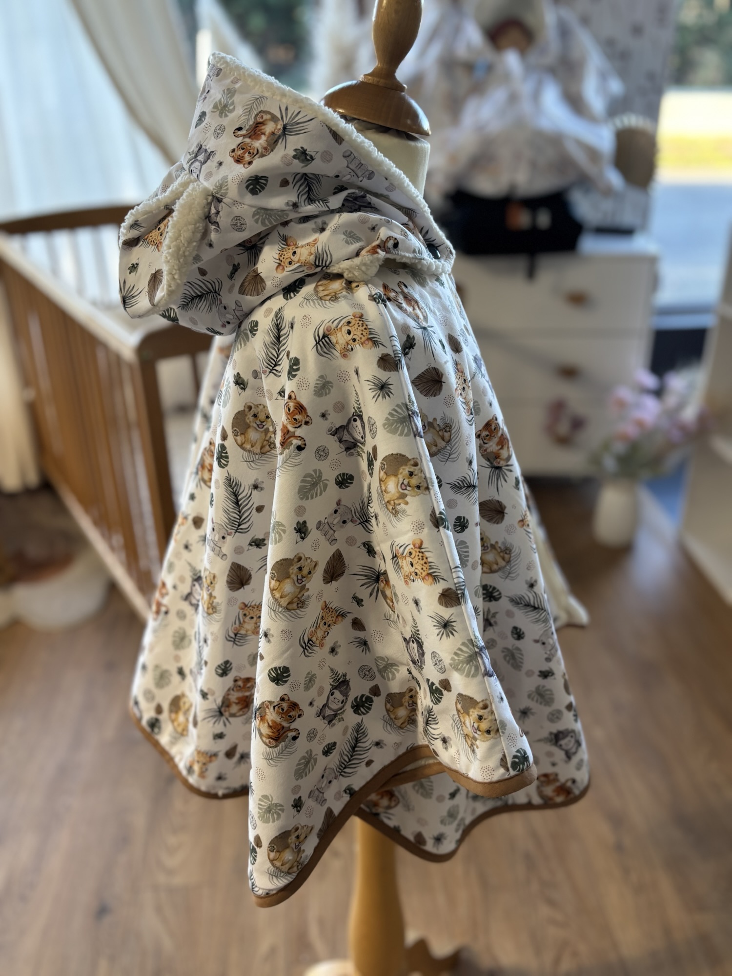 Poncho coton Ultra évolutif 0-8 ans 4-en-1 L'éveil de la jungle 1 sherpa oreilles renard – Image 3