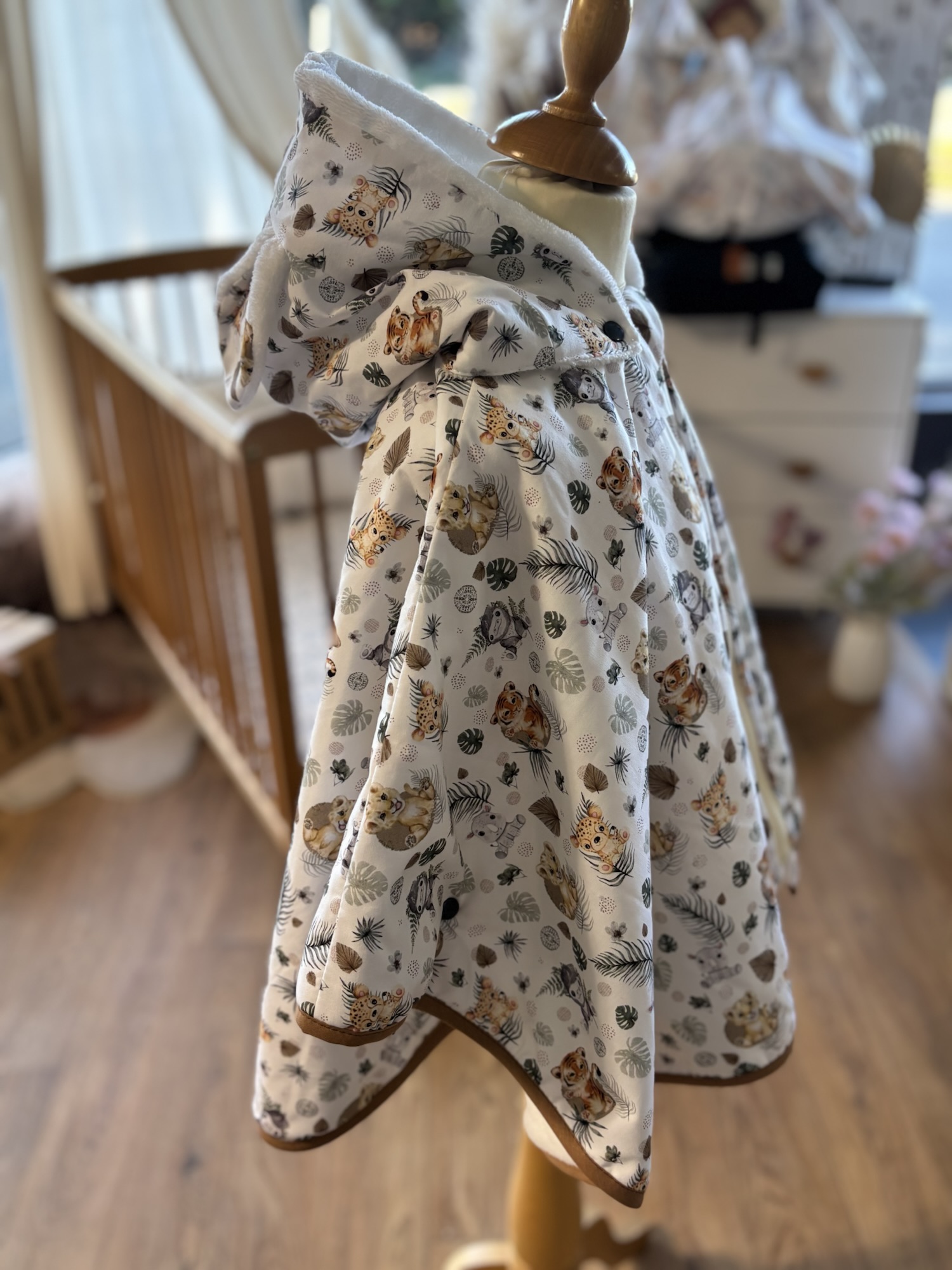 Poncho coton Ultra évolutif 0-8 ans 4-en-1 L'éveil de la jungle doudou oreilles renard – Image 3