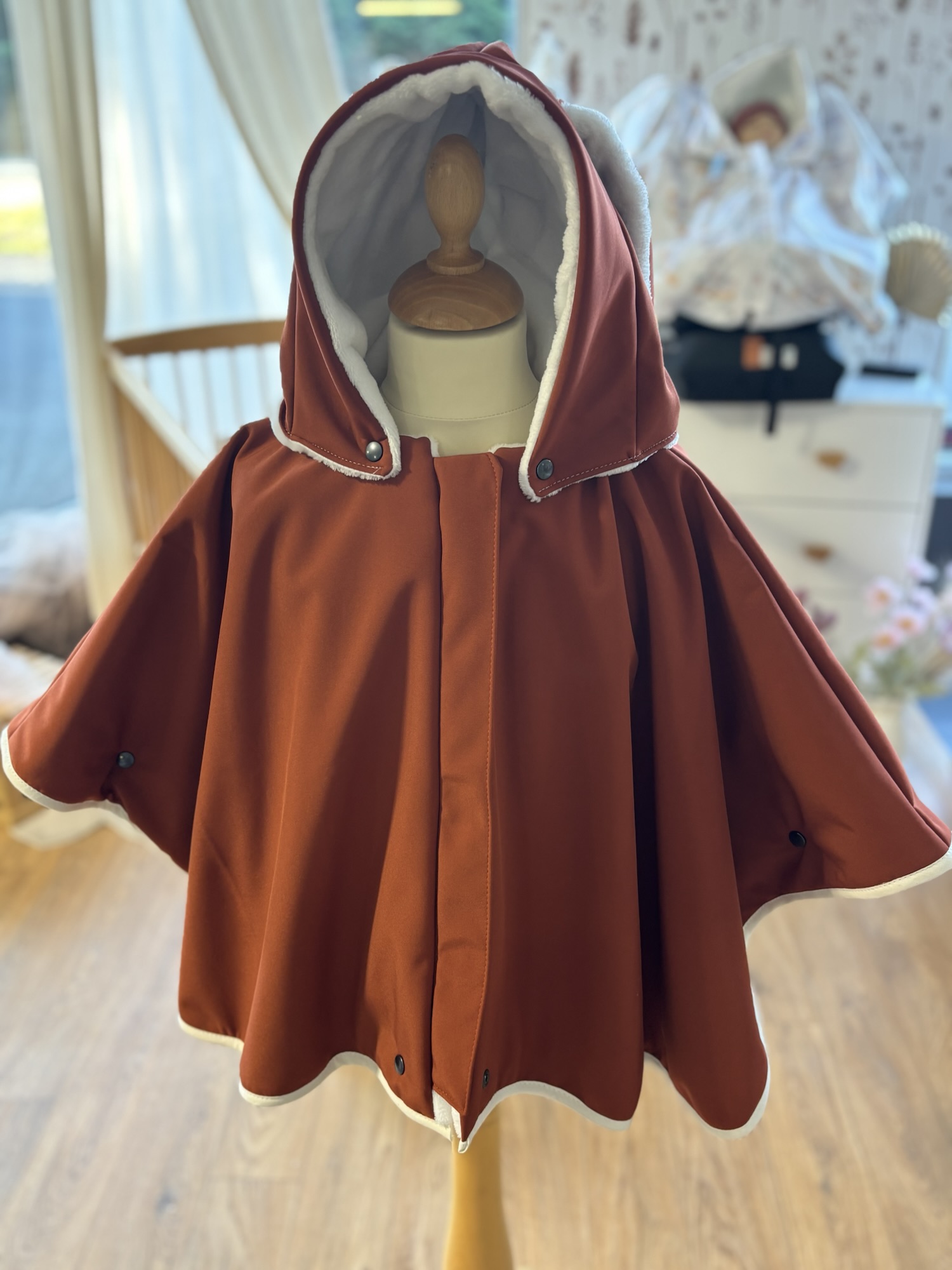 Poncho IMPERMEABLE Ultra évolutif 0-8 ans 4-en-1 Brique doudou lapin – Image 2