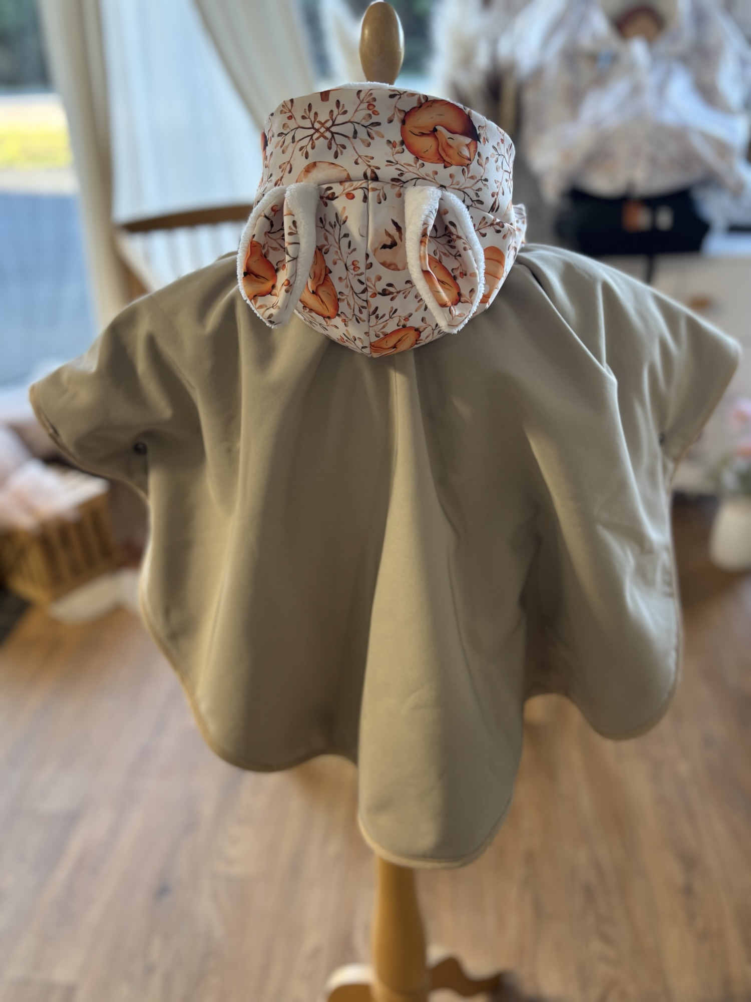 Poncho imperméable évolutif 12-36 mois ou 0-36 mois Beige – Image 2