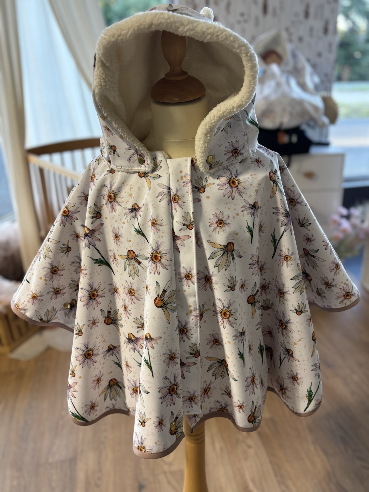 Poncho IMPERMEABLE Ultra évolutif 0-8 ans 4-en-1 Marguerite sherpa oreilles lapin – Image 3