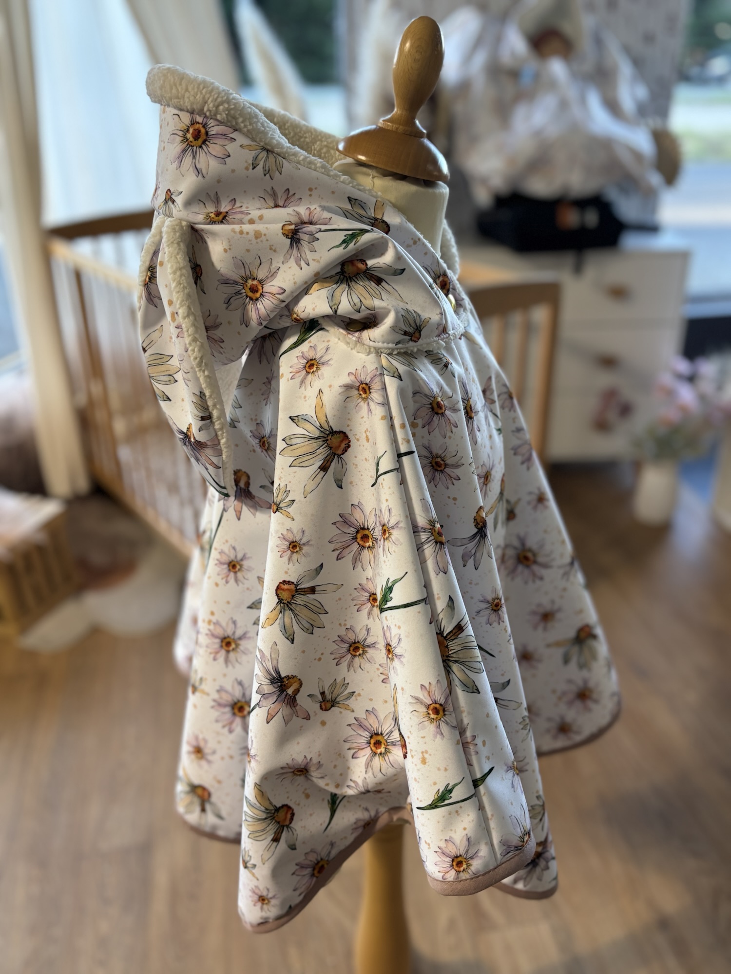 Poncho IMPERMEABLE Ultra évolutif 0-8 ans 4-en-1 Marguerite sherpa oreilles lapin – Image 2